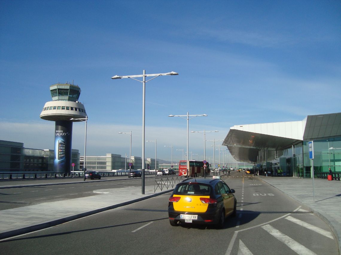 Aeropuerto El Prat Barcelona, terminal T1 de llegadas.