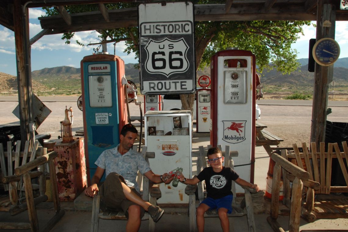 Ruta 66 - Hackberry General Store. Famosa gasolinera reconvertida en tienda de souvenirs con temática de la famosa ruta 66 situada en Arizona.