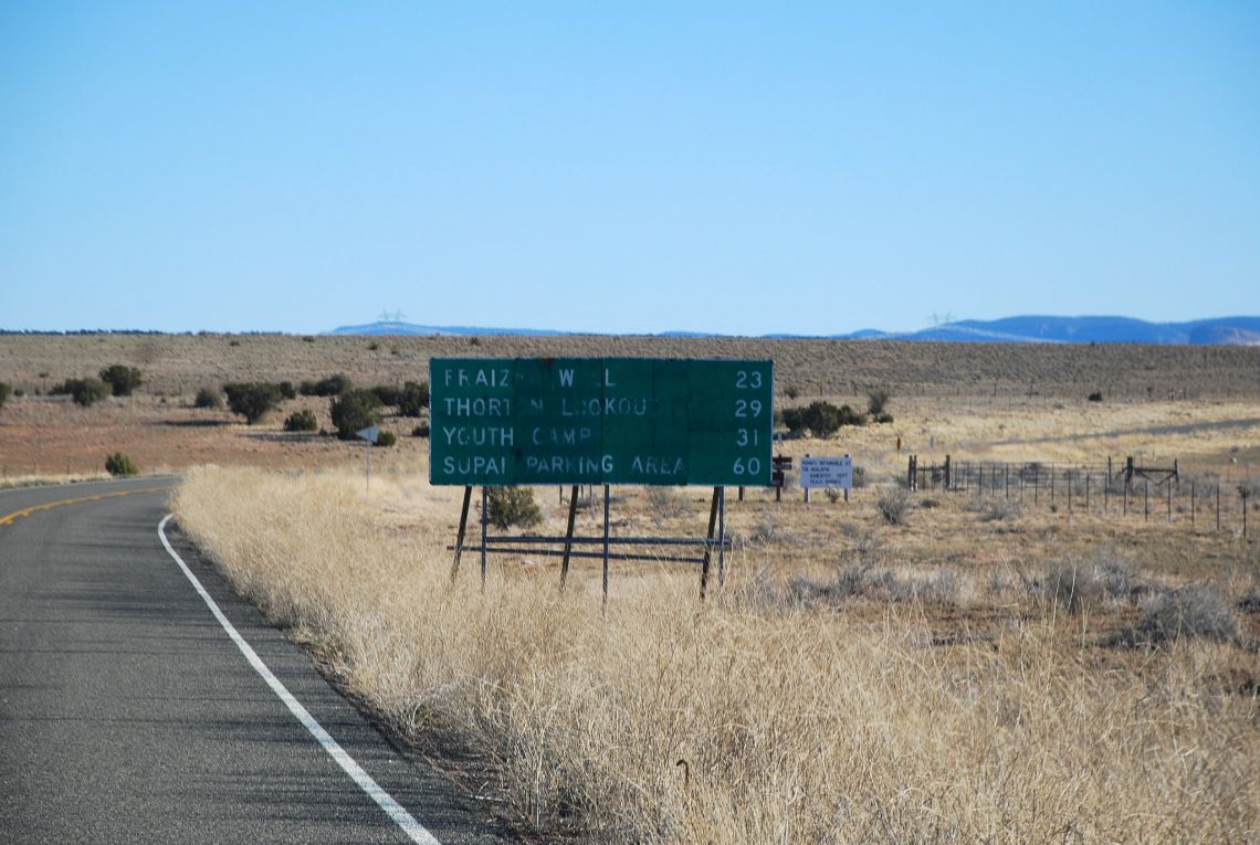 Havasu Falls cómo llegar - Inicio de la carretera Indian Road 18 justo después del cruce con la histórica Ruta 66.