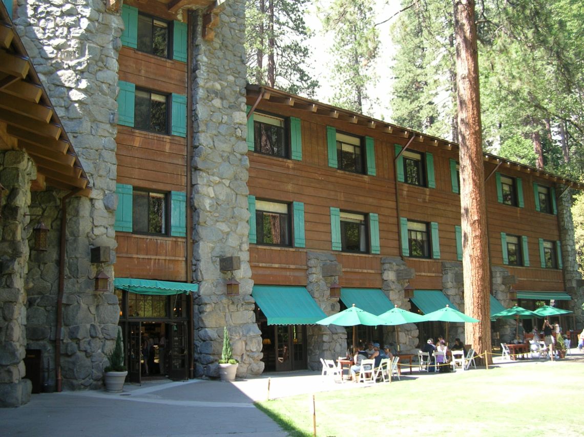 Yosemite - Vista de The Majestic Hotel, el hotel más lujoso del Yosemite National Park.
