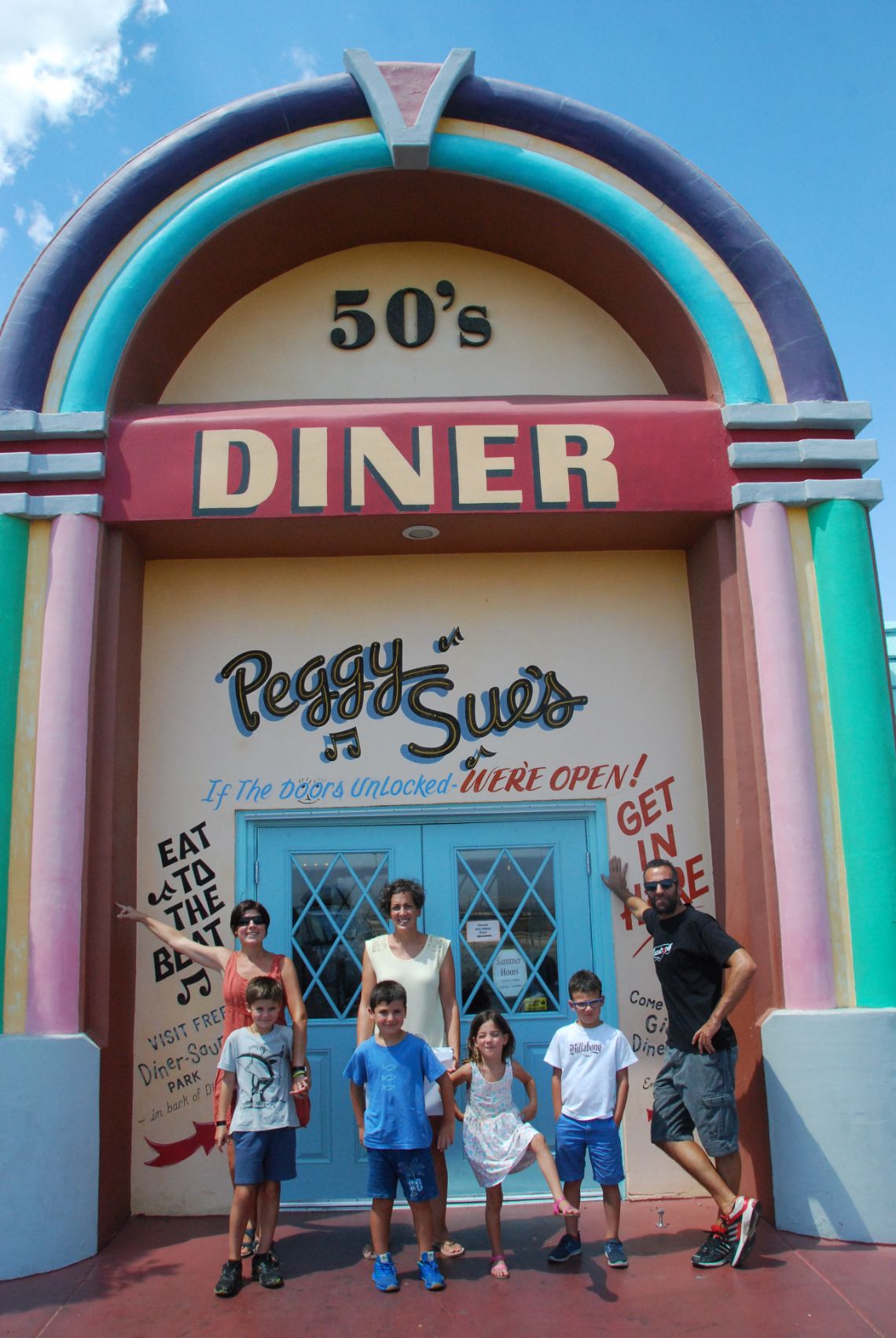 peggy sues 50 dinner yermo