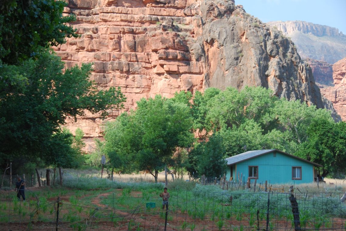 Ruta Havasupai - Vista del pueblo Supai cerca de la ofina de turismo.
