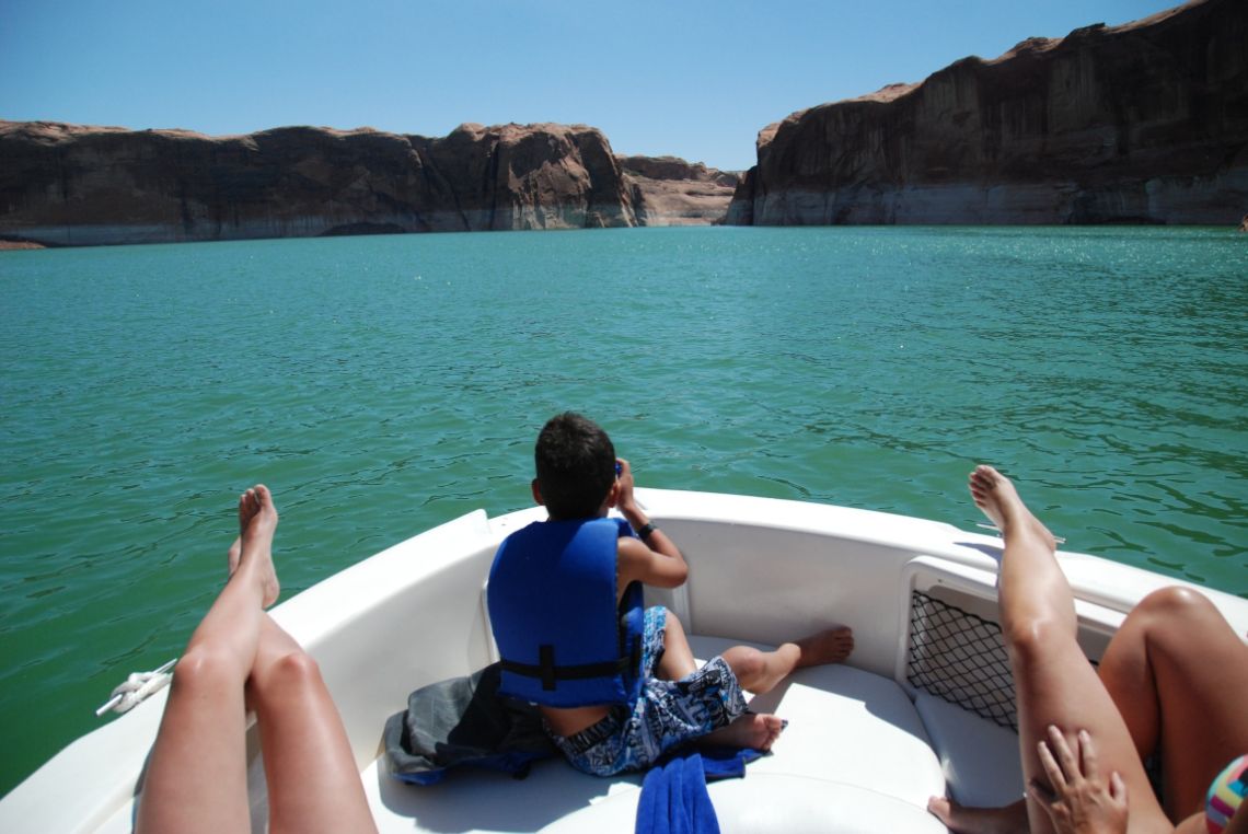 Lake Powell - Visitando el Lago Powell en un powerboat por la zona norte.