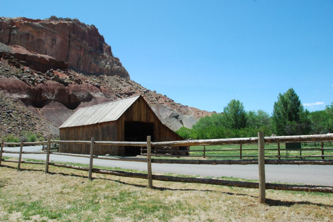 Capitol Reef National Park - Granja de estilo mormón en Fruita, en pleno Parque Nacional de Capitol Reef, Utah.