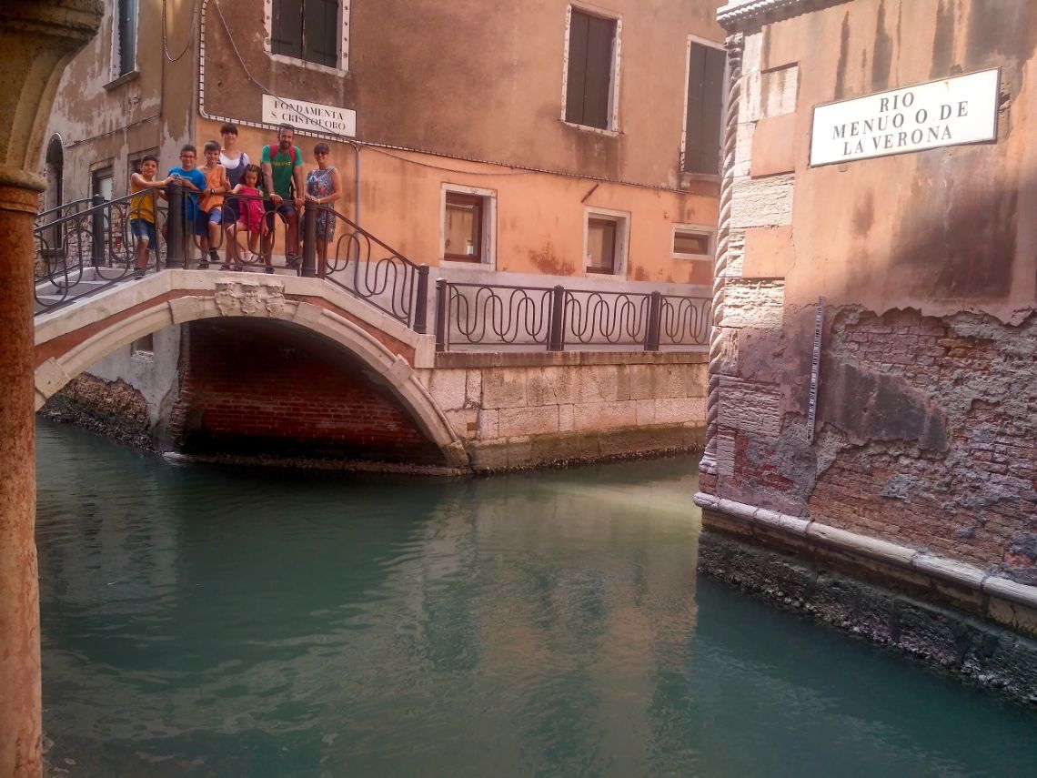 venecia canal puente