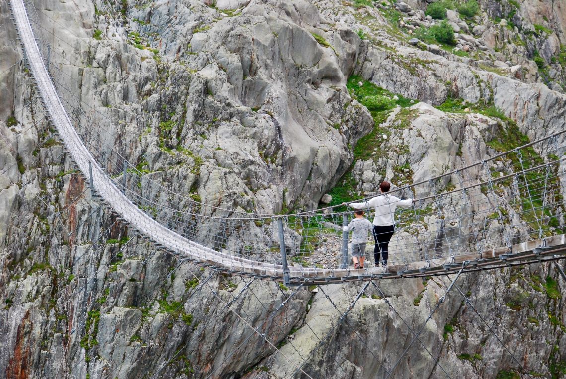 trift bridge cruzando