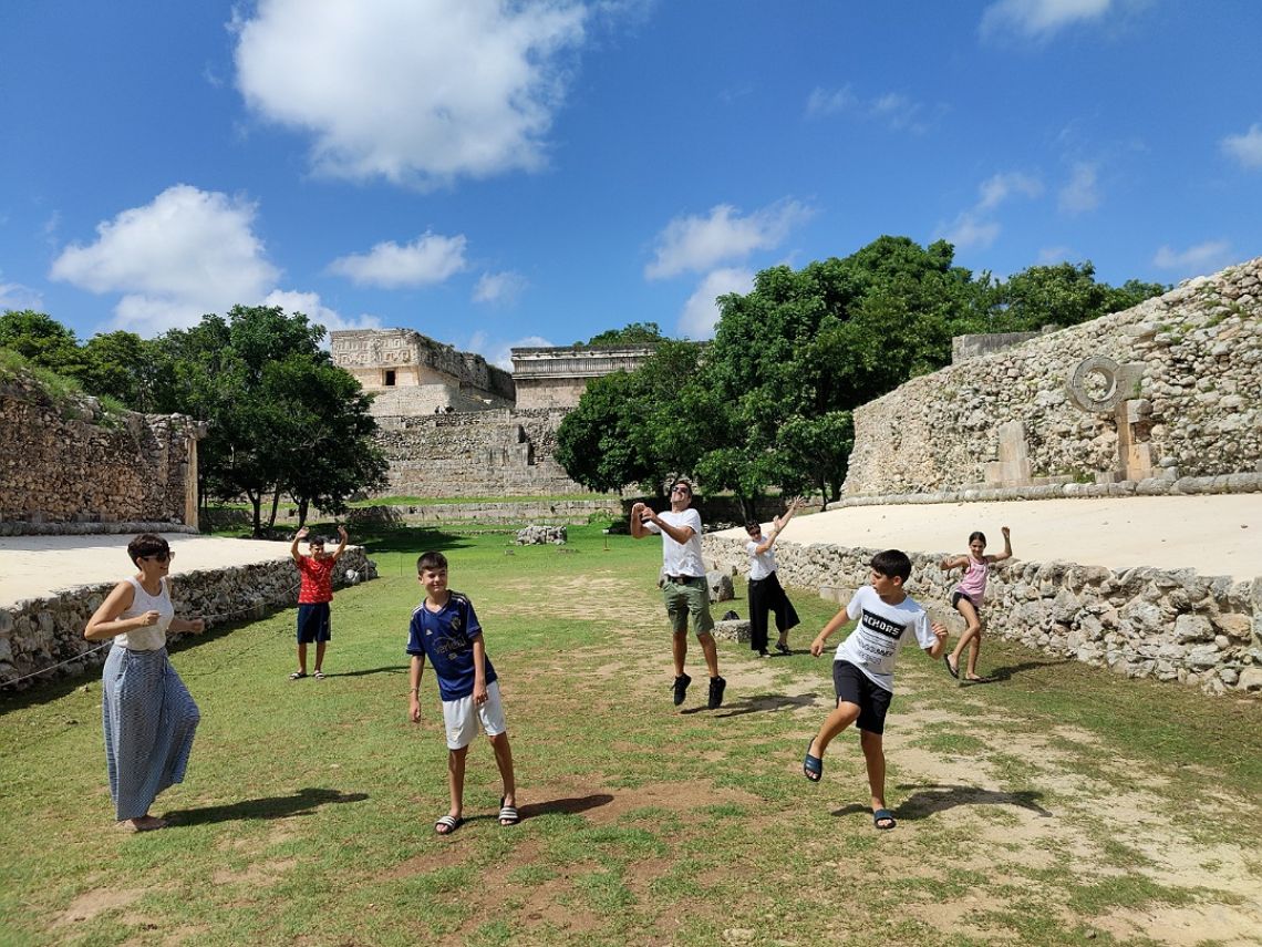 uxmal pelota
