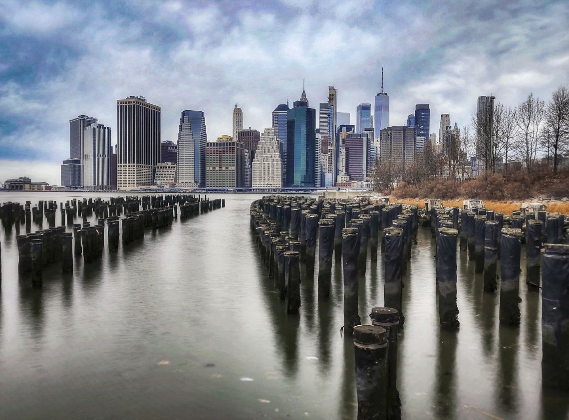 brooklyn pier 1 manhattan skyline view