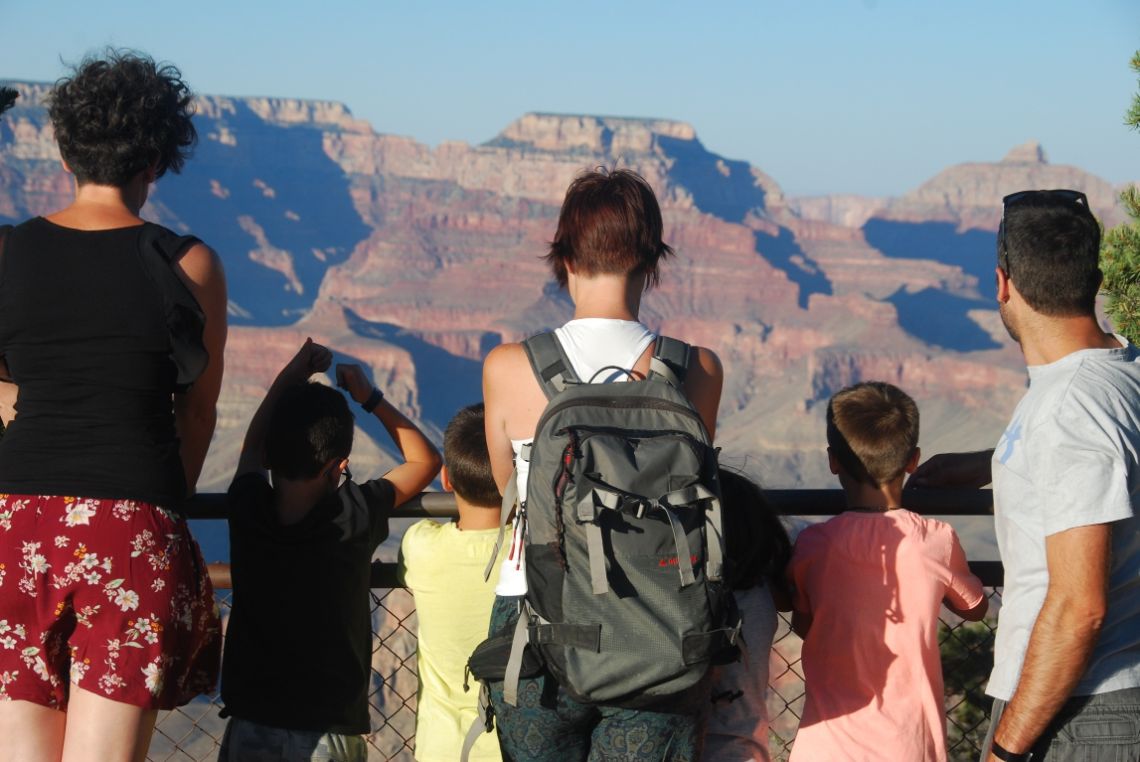 Gran Cañón del Colorado. Espectacular vista desde Mather Point con los miembros de Diarioviaje situado en el Grand Canyon National Park.