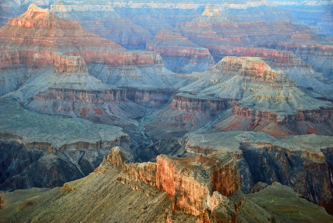 Maravillosa puesta de sol desde Mohave Point en el Parque Nacional del Gran Cañón del Colorado