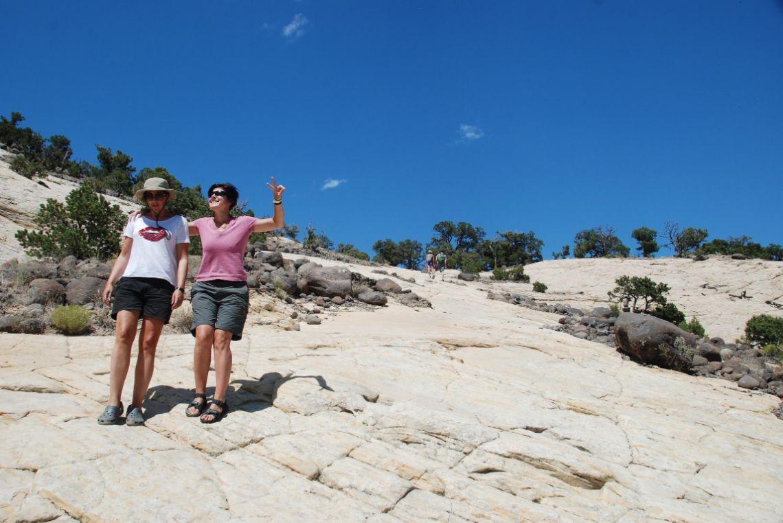 Upper Calf Creek Falls. Inicio de la ruta desde el parking hasta las cascadas. Todo bajada.