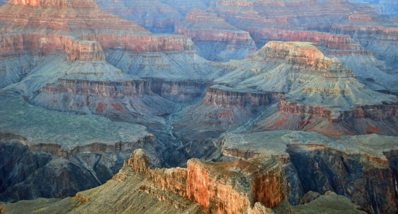 Maravillosa puesta de sol desde Mohave Point en el Parque Nacional del Gran Cañón del Colorado